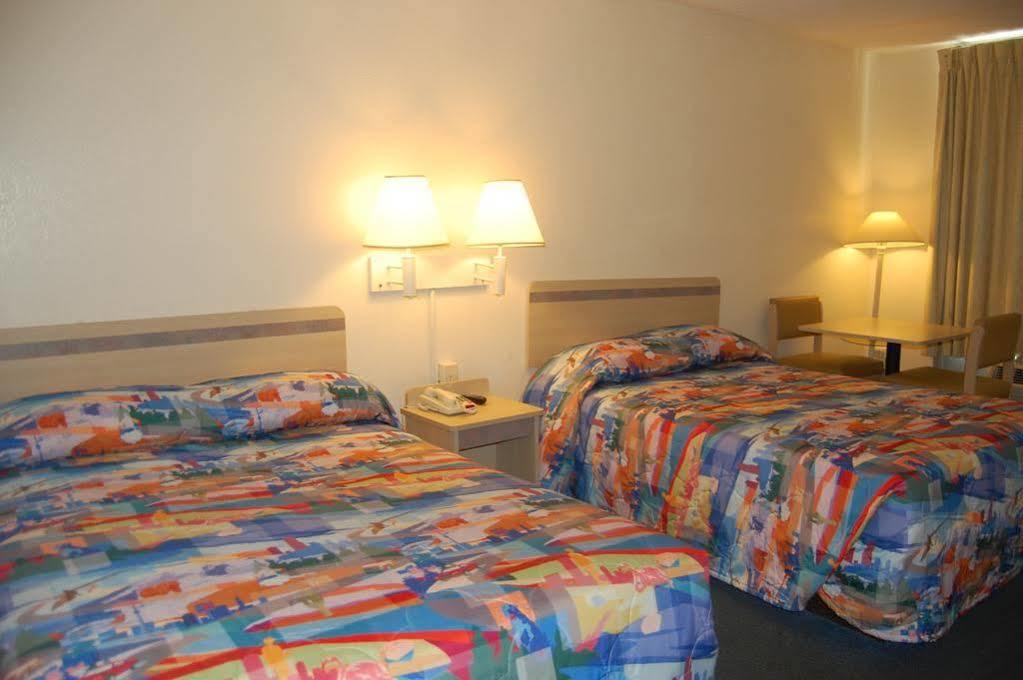 Days Inn By Wyndham Hardeeville Near Hilton Head 外观 照片