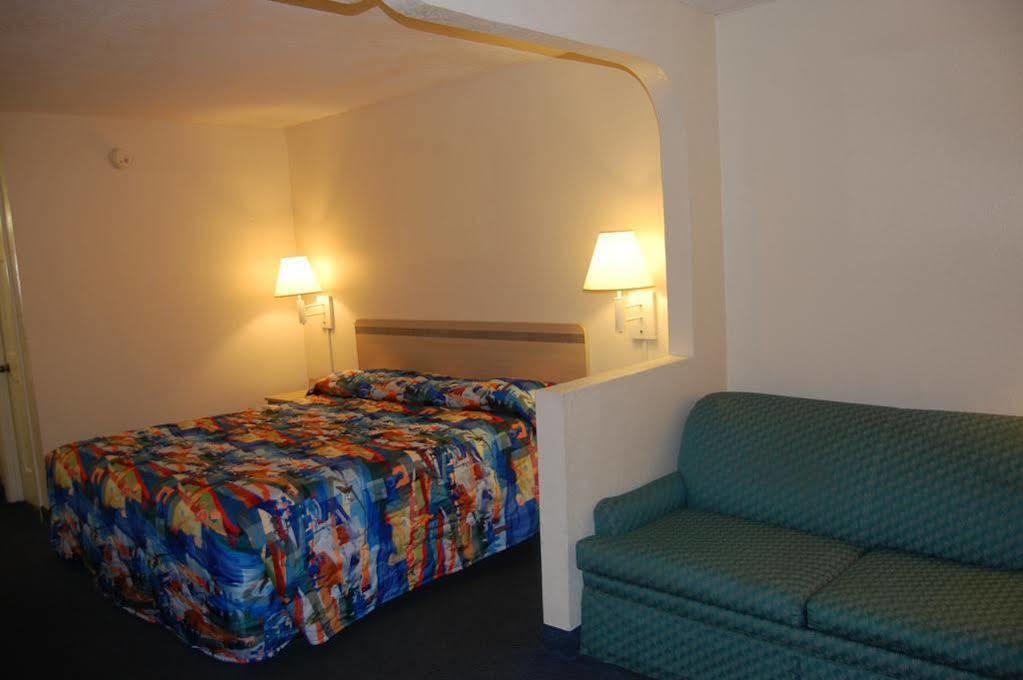 Days Inn By Wyndham Hardeeville Near Hilton Head 外观 照片